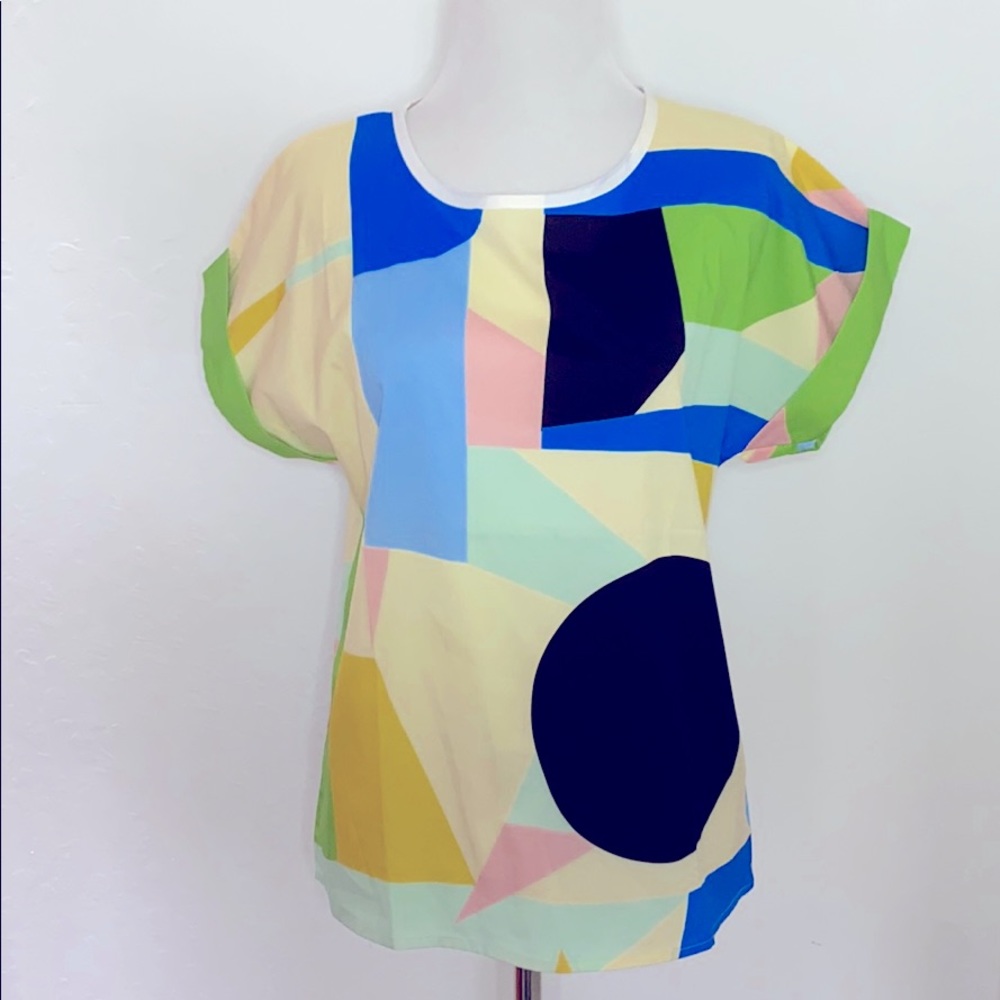 Never worn without tag cute Shirt color block